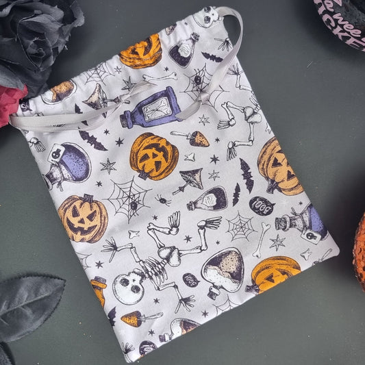 🍬🛍️Halloween Print Drawstring Bag ~ Scrunchie Storage or Trick or Treat?